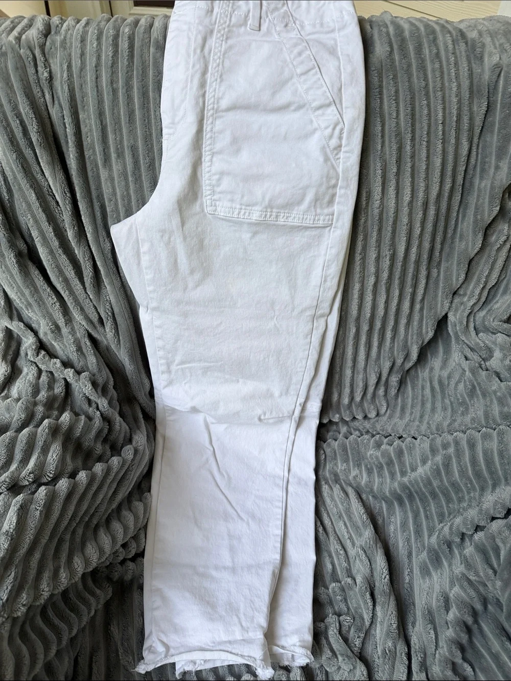 Banana Republic White Cotton Cargo Pocket Pants - Picture 5 of 7